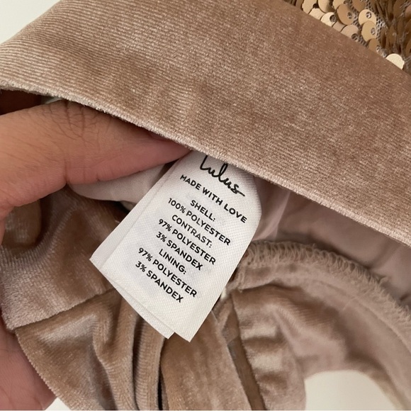 Lulus NWOT Spectacular Matte Gold Sequin One-Shoulder Side-Tie Crop Top Size M - Picture 14 of 14